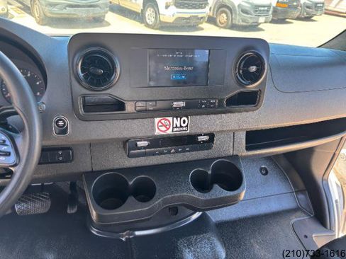 Used 2020 Mercedes-Benz Sprinter 2500 image 20