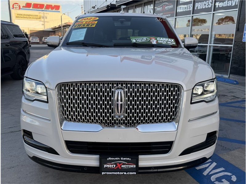Used 2022 Lincoln Navigator L Reserve AWD/4WD image 2