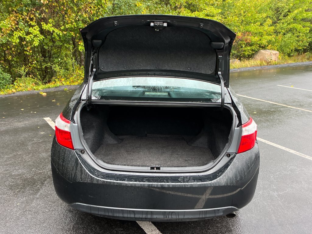 Used 2016 Toyota Corolla LE FWD image 22