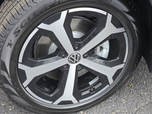 New 2026 Volkswagen Tiguan SE AWD/4WD image 12