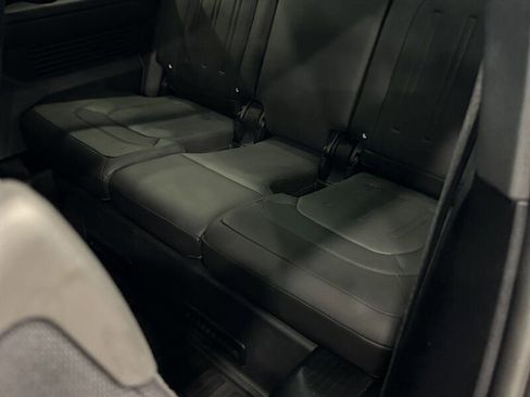 Used 2023 Land Rover Defender 130 X image 21