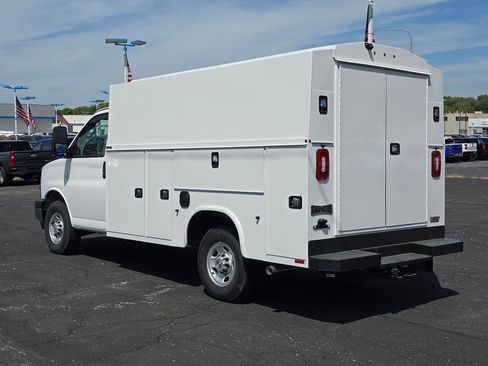 New 2025 Chevrolet Express 3500 w/ Power Convenience Package image 23