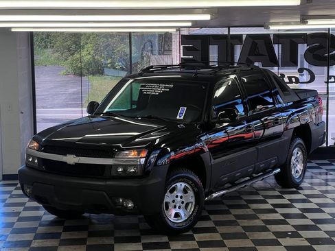 Used 2004 Chevrolet Avalanche Z71 w/ Sun And Sound Package AWD/4WD image 11