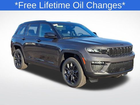 New 2025 Jeep Grand Cherokee Limited w/ Trailer Tow Package AWD/4WD image 1