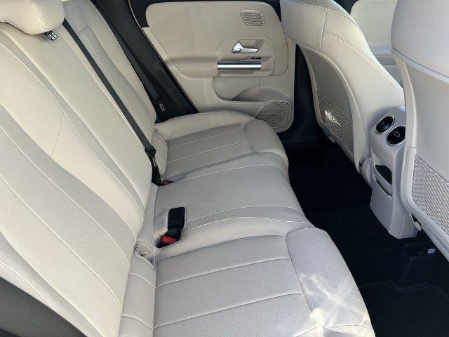 Used 2026 Mercedes-Benz GLA 250 4MATIC image 15