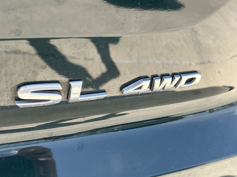 Used 2023 Nissan Pathfinder SL AWD/4WD image 4