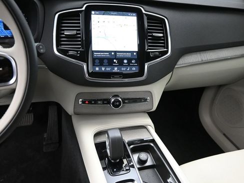 Certified 2025 Volvo XC90 B6 Plus w/ Protection Package Premier image 12