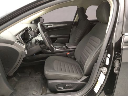 Used 2019 Ford Fusion SE AWD/4WD image 17