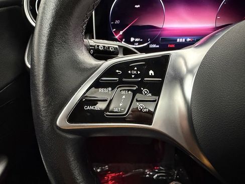 Used 2024 Mercedes-Benz GLC 300 4MATIC image 17