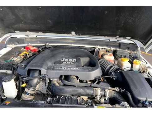 Used 2021 Jeep Wrangler Unlimited Sport AWD/4WD image 12