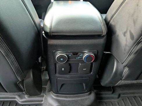 Used 2022 Ford Explorer XLT w/ Equipment Group 202A RWD image 18