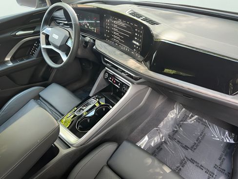 Certified 2025 Audi Q5 Premium Plus w/ Premium Plus AWD/4WD image 34