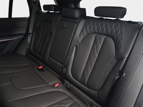 New 2026 BMW X5 M60i image 14