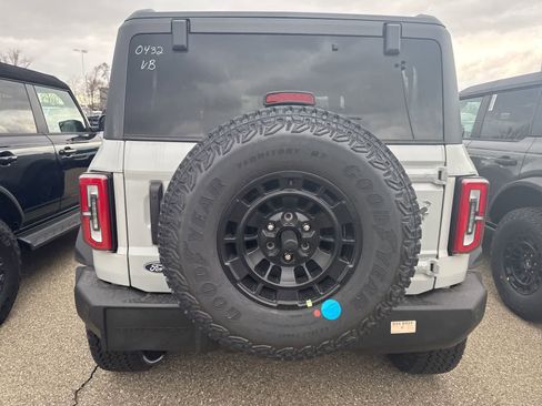 New 2026 Ford Bronco Outer Banks w/ Sasquatch Package AWD/4WD image 8