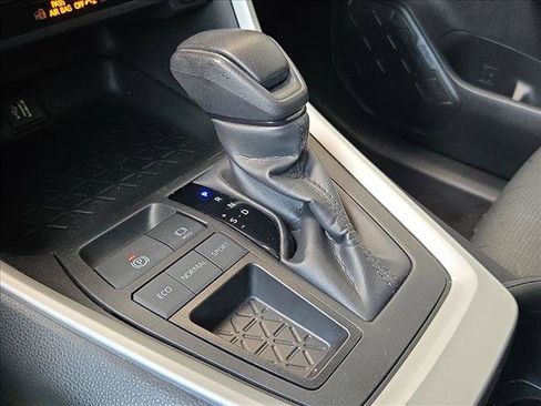 Used 2024 Toyota RAV4 XLE FWD image 12