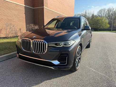 Used 2021 BMW X7 xDrive40i w/ Cold Weather Package image 3