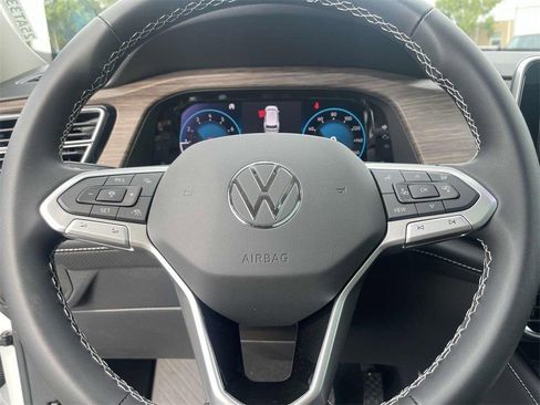 New 2025 Volkswagen Atlas SEL image 25