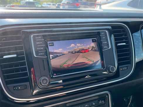 Used 2019 Volkswagen Beetle 2.0T SE image 13