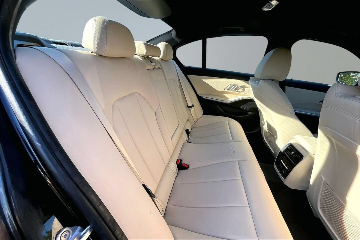 Used 2020 BMW 330i xDrive Sedan w/ Premium Package AWD/4WD image 14