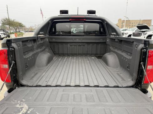 Used 2022 Chevrolet Colorado ZR2 w/ ZR2 Midnight Special Edition image 30