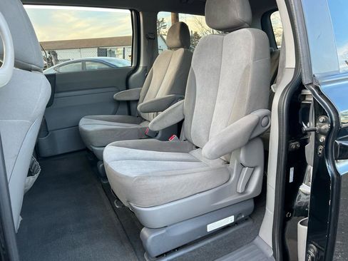 Used 2012 Kia Sedona LX FWD image 19