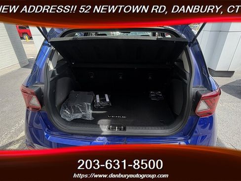 Used 2024 Hyundai Venue Limited FWD image 27