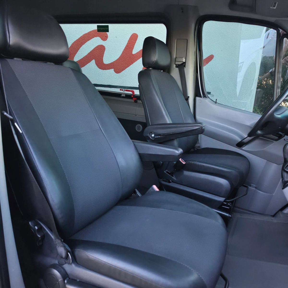 Used 2013 Mercedes-Benz Sprinter 2500 image 20