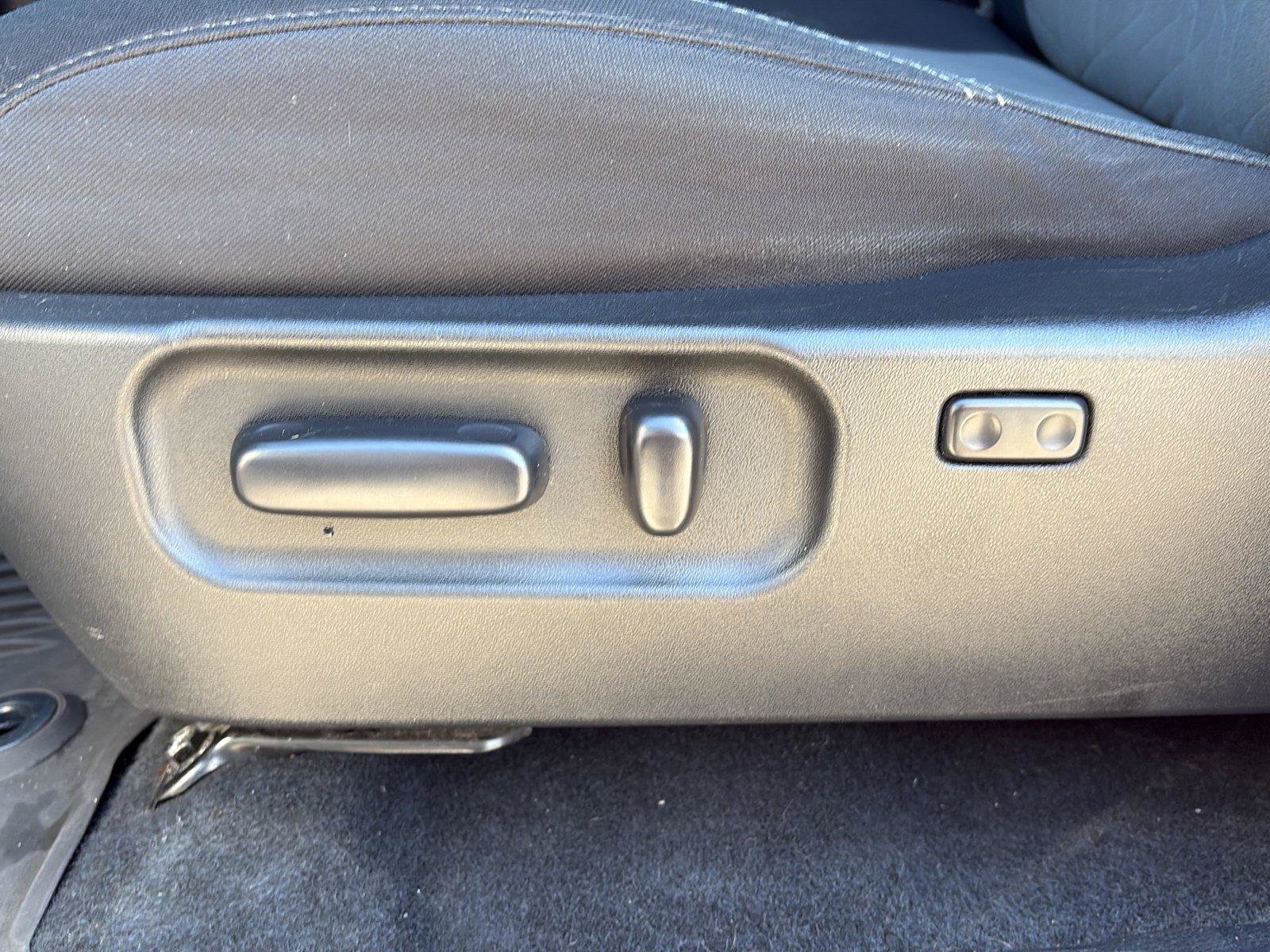 Used 2020 Toyota Tacoma TRD Sport AWD/4WD image 24