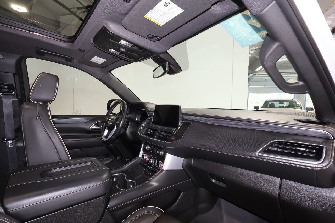 Used 2022 GMC Yukon XL SLT w/ SLT Premium Package AWD/4WD image 30