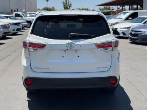 Used 2016 Toyota Highlander XLE AWD/4WD image 4