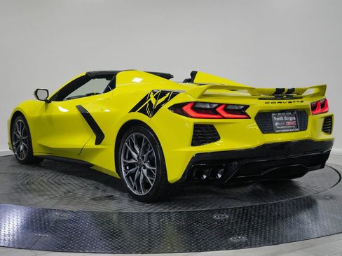 Used 2024 Chevrolet Corvette Stingray Premium Conv w/ Z51 Performance Package RWD image 8