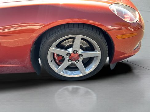 Used 2005 Chevrolet Corvette Coupe w/ Preferred Equipment Group RWD image 34