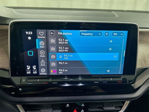 Certified 2024 Volkswagen Atlas SE image 20