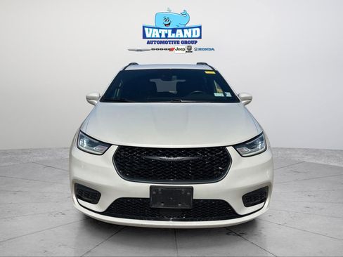 Certified 2021 Chrysler Pacifica Touring-L w/ S Appearance Package image 21