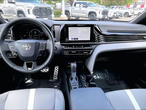 Used 2026 Toyota Camry SE FWD image 15
