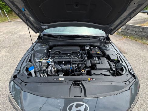 Used 2025 Hyundai Elantra SEL FWD image 32