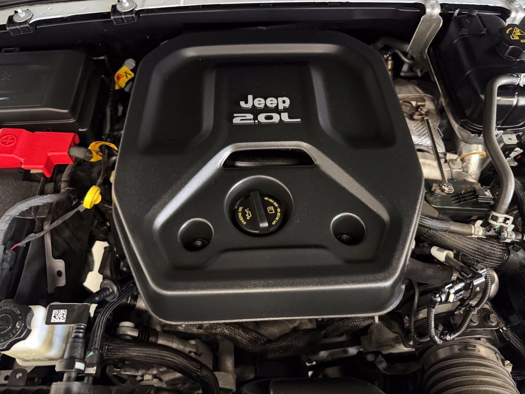 Used 2022 Jeep Wrangler Unlimited Sahara w/ Cold Weather Group AWD/4WD image 9
