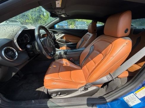 Used 2018 Chevrolet Camaro LT RWD image 5