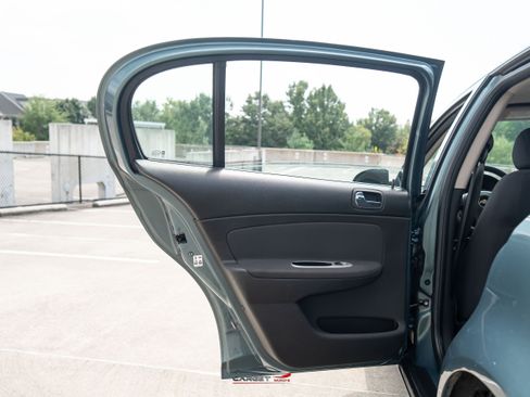 Used 2009 Chevrolet Cobalt LT FWD image 30