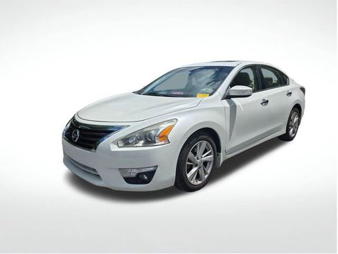 Used 2015 Nissan Altima 2.5 SL w/ Moonroof Package FWD image 6