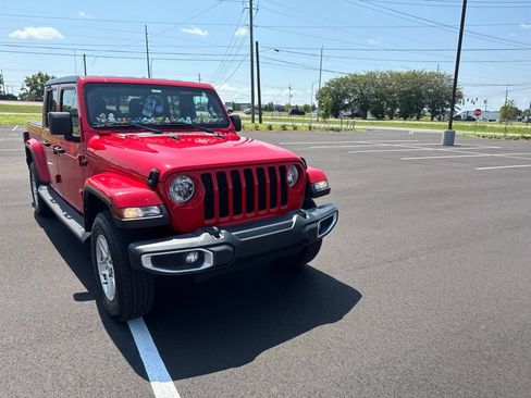 Used 2023 Jeep Gladiator Sport AWD/4WD image 2