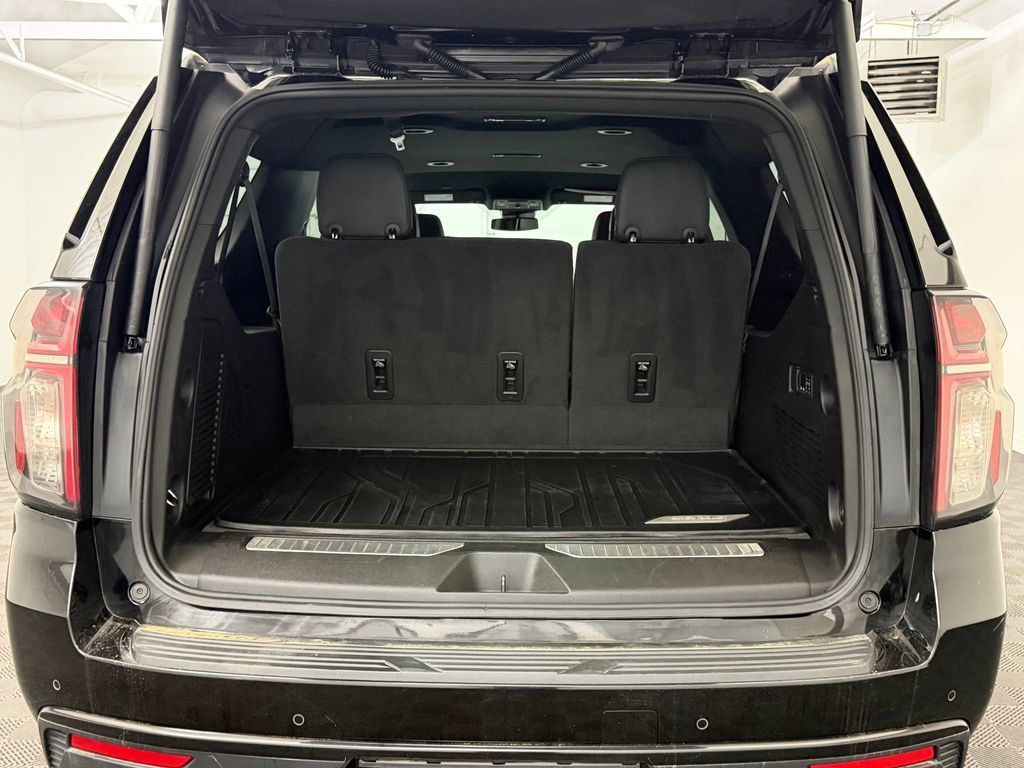 Used 2023 Chevrolet Suburban RST w/ Luxury Package AWD/4WD image 25