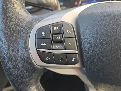 Used 2022 Ford Explorer XLT w/ Equipment Group 202A image 14