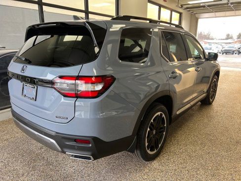New 2026 Honda Pilot Touring image 2