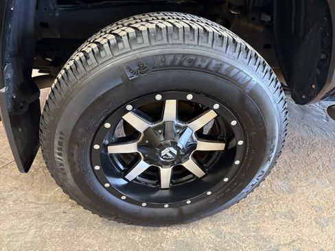 Used 2023 Toyota Tacoma TRD Sport image 12