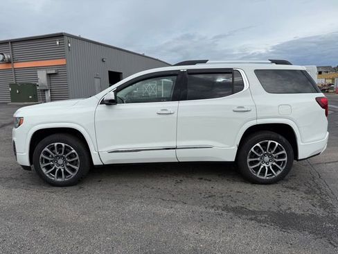 Used 2023 GMC Acadia Denali image 3