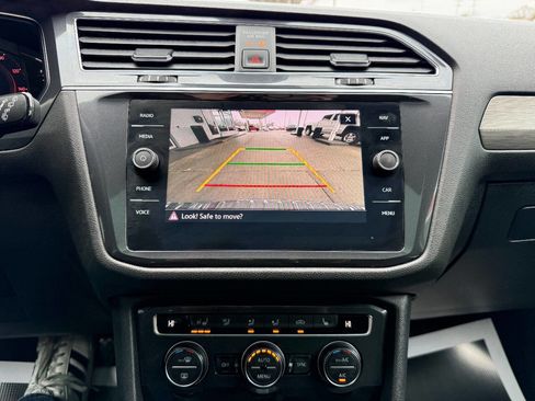 Used 2021 Volkswagen Tiguan SEL image 23