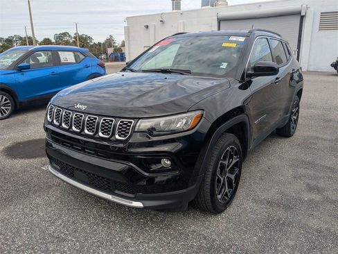 Used 2025 Jeep Compass Limited image 2