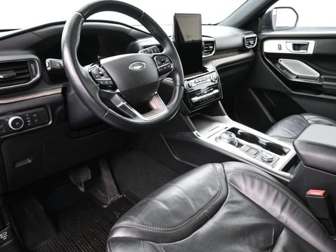 Used 2022 Ford Explorer Platinum w/ Equipment Group 601A image 10