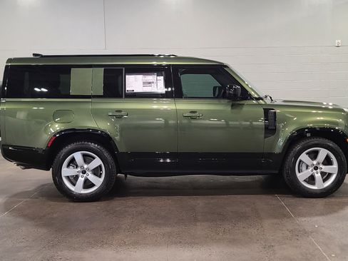 New 2026 Land Rover Defender 130 X-Dynamic SE AWD/4WD image 13